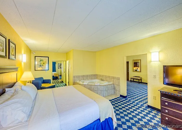 North I-270 Worthington Hotel