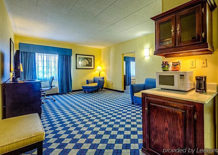 Hotel North I-270 Worthington 3*