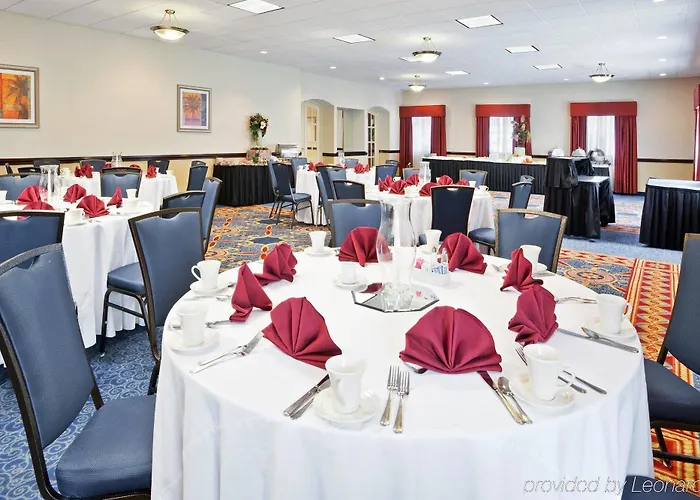 North I-270 Worthington Hotel 3*